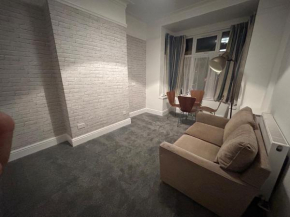 Spotless Ground Floor Apartment